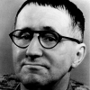 Die Vornehmheit von Thomas Mann (rechts) war dem Materialisten Bertolt Brecht ein Gräuel. Und Brecht konnte ganz schön unverschämt sein - er unterzeichnete sogar mit "Thomas Mann".