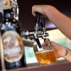 Bier trinken ist in Deutschland ganz normal. Welche Auswirkungen hat Alkohol aber auf den Körper und die fettbildung?