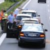Ein Autofahrer hat im zäh fließenden Verkehr zwischen Weißenhorn und Illertissen einen Unfall ausgelöst, bei dem zwei Personen verletzt wurden.