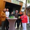 Bei der Eröffnung der Brenzbox in Bächingen: (von links) Daniel Müller, Florian Linder, Michaela Pisone, Bürgermeister Siegmund Meck mit Verena Seifried und Roswitha Stöpfel aus Gundelfingen von den teilnehmenden Erzeugerbetrieben.
