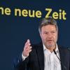 «Diejenigen, die erneuerbare Energien ausbauen, sollen nicht höhere Netzentgelte bezahlen als diejenigen, die es nicht tun» Bundeswirtschaftsminister Habeck in Bad Saarow.