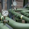 Ein Gasembargo gegen Russland lehnt Wirtschaftsprofessor Jens Südekum wegen der enormen Schäden in der Industrie ab.