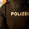 Das Kommissariat Operativer Staatsschutz bei der Kriminalpolizei Augsburg hat am Freitag Wohnungen im Aichacher Stadtgebiet und in Augsburg durchsucht. 