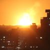 Explosion in Gaza-Stadt nach einem israelischen Luftangriff. Zuvor waren rund 150 Raketen aus dem Gazastreifen in Richtung Israel abgefeuert worden.