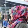 Simone Lenz ist Deutsche, doch seit sie vor elf Jahren zum Islam konvertierte, trägt sie Kopftuch. Seitdem wird sie öfter mit verächtlichen Blicken bedacht oder beschimpft.