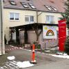 Das Kursana Seniorenheim in Bobingen hat mit einem massiven Corona-Ausbruch zu kämpfen. Mehr als 60 Bewohner haben sich mit dem Virus infiziert.