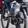 Ein Unbekannter hat aus einem Hausflur in Günzburg ein abgestelltes E-Bike entwendet.