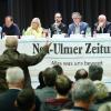 Mehr als eine Stunde lang diskutierten die Zuhörer in Weißenhorn mit sieben Stimmkreis-Direktkandidaten für die Landtagswahl. Von links: Dietmar Österle (Linke), Klaus Rederer (Grüne), Beate Merk (CSU), die Moderatoren Jens Carsten und Ronald Hinzpeter sowie Wolfgang Schrapp (Freie Wähler), Daniel Fürst (SPD), Gerhard Großkurth (AfD) und Johannes Hecht (FDP). 