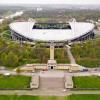 Bei der WM 2006 hieß es noch Zentralstadion. Nach dem Einzug von RB Leipzig 2010 erfolgte dann die Umbenennung in Red-Bull-Arena.