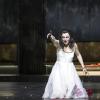 Elektra (Ausrine Stundyte) lebt nur noch für ein Ziel: dass ihr im Bade erschlagener Vater Agamemnon gerächt werde. Die Oper von Richard Strauss ist aktuell bei den Salzburger Festspielen zu sehen. 	
