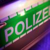 Die Polizei sucht nach zwei jungen Männern, die in Bad Wörishofen ein 17-jähriges Mädchen angegriffen haben. 