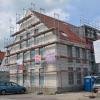Der bereits weit fortgeschrittene Bau des Geschäftshauses in der "Neuen Mitte" in Buchdorf belastet die Gemeinde heuer mit rund 1,1 Millionen Euro.
