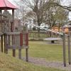 Auf dem Spielplatz am Kindergarten in Buchdorf haben Unbekannte beträchtlichen Schaden angerichtet.