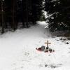 Im Wald bei Leitershofen ist ein 22-Jähriger gestorben. Spaziergänger fanden den jungen Mann leblos auf. 