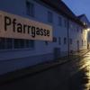 Am Samstag hat sich in den frühen Morgenstunden ein tödlicher Messerangriff in Wiedergeltingen im Landkreis Unterallgäu ereignet. Die Polizei hat bereits einen Verdächtigen.