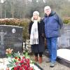 Annette und Peter Braun kamen aus Kaiserslautern, um das Grab von Roy Black zu besuchen. Danach fuhren sie weiter zur Fischerhütte in Mühldorf am Inn, wo er gestorben ist.