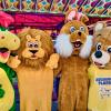 Zur Maskottchen-Parade wird Plärrerbär Bruno (rechts im Bild) mit seinen Freunden - dem Dino, dem Löwen und dem Hasen - auf dem Plärrergelände unterwegs sein.