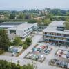 So sieht die Wolfgang-Kubelka-Realschule in Schondorf von oben aus.	