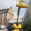 An der Grundschule vor dem Roten Tor ist die Verbindung von Alt und Neu gut zu erkennen. Links befindet sich der denkmalgeschützte Altbau. In der Mitte entsteht gerade der Erweiterungsbau mit Mensa und Pausenhalle und rechts wird die Turnhalle gebaut. 