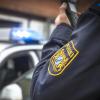 Ein junger Mann hat in Landsberg Polizisten attackiert.