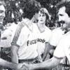 Handschlag der Kapitäne: Rudi Sylvester (TSV Schwaben/links) begrüßt vor dem Derby 1984 seinen FCA-Kollegen Claus Brandmair.