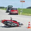 Bei einem Unfall an der Kreuzung der Kreisstraßen LL 7 und LL 14 bei Beuerbach ist ein 79 Jahre alter Rollerfahrer schwer verletzt worden. 