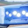 In Weilheim ist ein Fußgänger von einem Kleintransporter angefahren worden. Der Mann stürzte und wurde leicht verletzt.