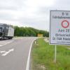 Vier Wochen lang wird die B16 zwischen der Einfahrt Birkenried und dem Erdbeersee bei Günzburg gesperrt sein. Los geht die Sperrung am 6. Juni. Für die Anlieger ist das teils ein großes Problem. 
