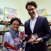 Zwei Traditionsunternehmen verbinden sich: Barbara Kratzer übergibt ihr Schuhhaus an Ronny Egger, den Leiter der Hessing Maßarbeit für Orthopädie. Wiedereröffnung unter dem Namen „Kratzer & Hessing“ ist am 4. März. 