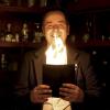 Kai-Udo Hildenbrand aus Illertissen hat ein besonderes Berufsleben. Er ist hauptberuflich Gerichtsvollzieher, als Zauberkünstler spielt er nebenberuflich auch gern mit dem Feuer. 