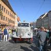 Die Maximilianstraße in Augsburg stand am Sonntag im Zeichen der Fuggerstadt Classic. Dort gab es über hundert Oldtimer zu bestaunen.