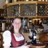 Ausbilderin Sonja Epple, 33, arbeitet im Hotel-Landgastthof Hirsch in Finningen bei Neu-Ulm. Sie erklärt, worauf es in einer Ausbildung in Gastronomie und Hotellerie ankommt. 