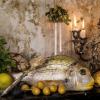 Fisch mit Spargel - dieses Stillleben von Vera Mercer zeigt das Ulmer Museum Brot und Kunst im Herbst.