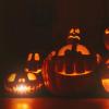 Das Kürbisschnitzen ist ein beliebtes Ritual zu Halloween. Ideen, Anleitung, Werkzeug - wie Sie Ihren Halloween-Kürbis schnitzen, lesen Sie hier. 