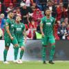 Am Ende gab es beim Auswärtsspiel beim FC Bayern München lange Gesichter: Die Augsburger Maximilian Bauer, Niklas Dorsch und Felix Uduokhai (von links) nach der 1:3-Niederlage.