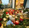 Blumen und Kerzen vor dem Drogeriemarkt in Kandel (Rheinland-Pfalz): Ein 15-Jähriger hatte ein gleichaltriges Mädchen erstochen. 