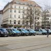 Ein Großaufgebot der Polizei sorgte am Sonntagnachmittag am Augsburger Königsplatz für Aufsehen.