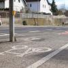 Kreuzungen wie diese machen das Radfahrer auf dem Radweg an der Altheimer Straße in Dillingen gefährlich, findet ein Mann, der gegen die Benutzungspflicht geklagt hat. 