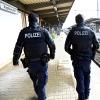 In Bahnhofsbereichen in Augsburg ist in den meisten Fällen die Bundespolizei für die Ermittlungen zuständig. Am Hauptbahnhof ist die Zahl der Straftaten stabil. 