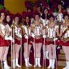 Die Mädchengarde der Perlachia nannte sich Zirbelnüsschen. Die Damen präsentierten sich 1971  in den Farben der Stadt Augsburg.