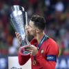 Der nächste Titel für den Superstar: Cristiano Ronaldo mit der Nations League-Trophäe.