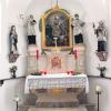 Der Altar ist gründlich restauriert in der Vorweihnachtszeit in die Wengener Kapelle zurückgekehrt.  