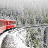 Auch typisch Schweiz: Die Bahn bei Bergün.