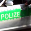 Prügel musste ein 16-Jähriger in Stadtbergen einstecken. Die Polizei ignorierte offenbar seinen Notruf.