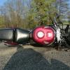 Ein 37-jähriger Motorradfahrer rutschte 2011 auf einem Ölfleck aus und starb. Jetzt wurde die Polizei auf einen ähnlichen Ölfleck in Unterfranken aufmerksam.