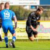 Später Ausgleich: Nicolas Ledl (rechts) kommt nach einem Zweikampf mit Tobias Lask zu Fall. Am Ende kam der FC Ehekirchen gegen den VfB Durach nach einem späten Gegentor nicht über ein 1:1 hinaus. 