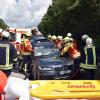 Großeinsatz für die Rettungskräfte: Auf der A7 krachte ein Auto am Montag ins Ende eines Staus. Zuvor hatte es einen Lastwagenunfall gegeben. 