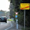 An der Bundesstraße 16 sind viele Firmen angesiedelt, die auf eine gute Anbindung angewiesen sind. Deshalb setzen sich gleich mehrere IHK-Regionalversammlungen dafür ein, dass der Ausbau der B16 vorangetrieben wird. Weitere Absprachen mit den zuständigen Behörden sind kürzlich erfolgt.  	
