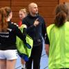 Der Trainer: Jürgen Kees (er coacht die Günzburger Handballerinen seit der laufenden Runde zusammen mit seinem Bruder Peter) hofft, dass über die Relegation der Aufstieg in die Bayernliga gelingt. 	