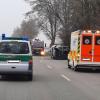 Bei einem Unfall in Holzheim hat sich ein Wagen überschlagen.